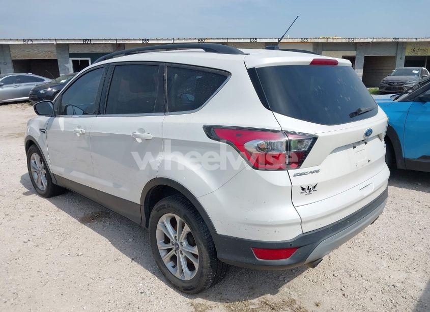 Photo 3 of 2017 Ford Escape SE (VIN 1FMCU0GD0HUA93323)