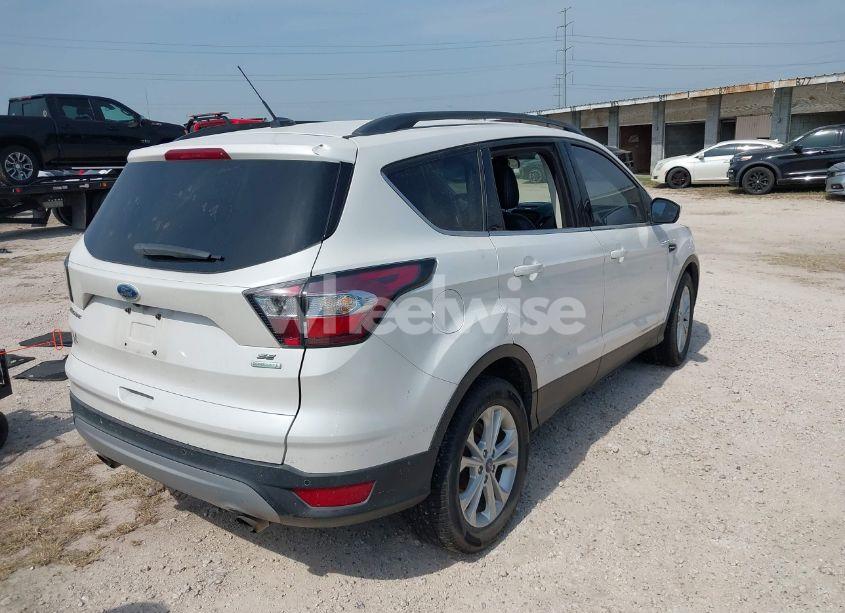 Photo 4 of 2017 Ford Escape SE (VIN 1FMCU0GD0HUA93323)