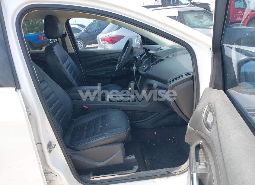 Photo 5 of 2017 Ford Escape SE (VIN 1FMCU0GD0HUA93323)