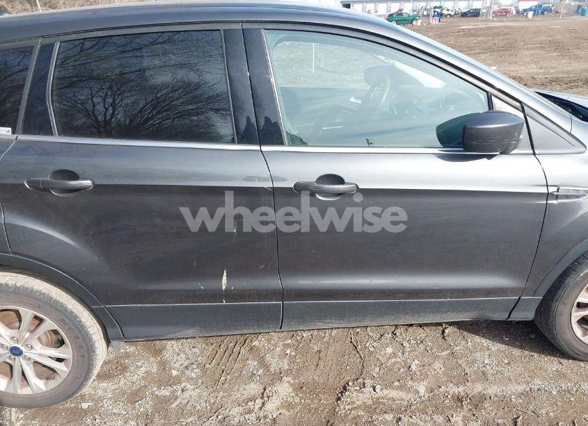 Photo 13 of 2017 Ford Escape SE (VIN 1FMCU0GD0HUB20343)