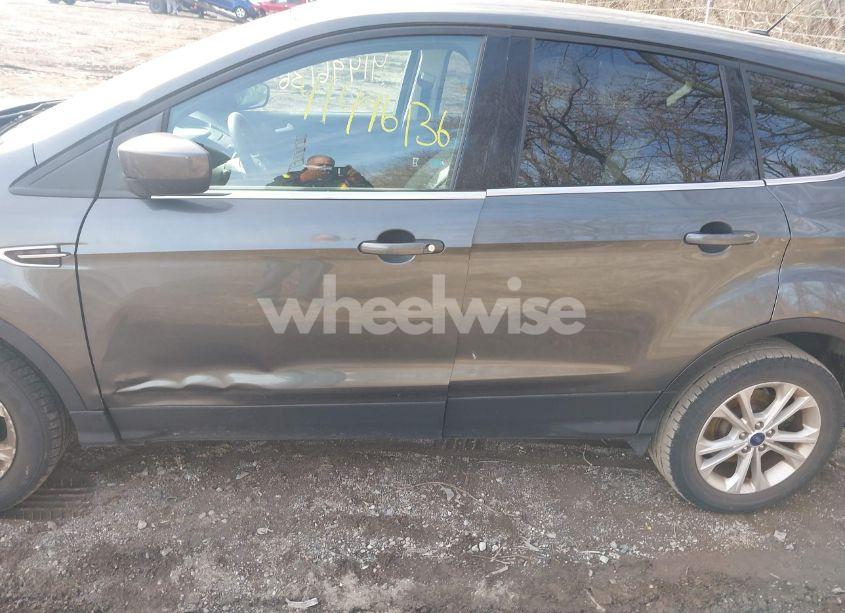 Photo 14 of 2017 Ford Escape SE (VIN 1FMCU0GD0HUB20343)