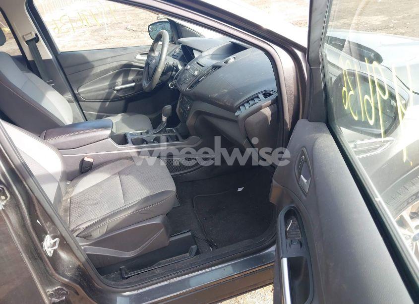 Photo 5 of 2017 Ford Escape SE (VIN 1FMCU0GD0HUB20343)