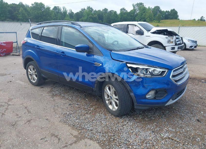 2017 Ford Escape SE (VIN 1FMCU0GD0HUB59546) main photo