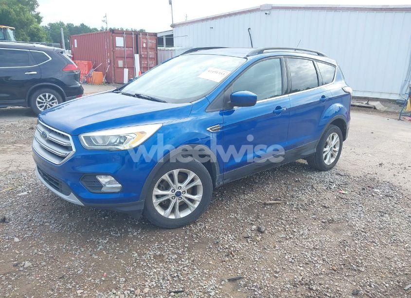 Photo 2 of 2017 Ford Escape SE (VIN 1FMCU0GD0HUB59546)