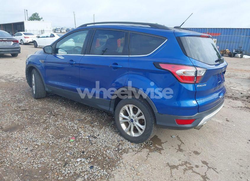 Photo 3 of 2017 Ford Escape SE (VIN 1FMCU0GD0HUB59546)