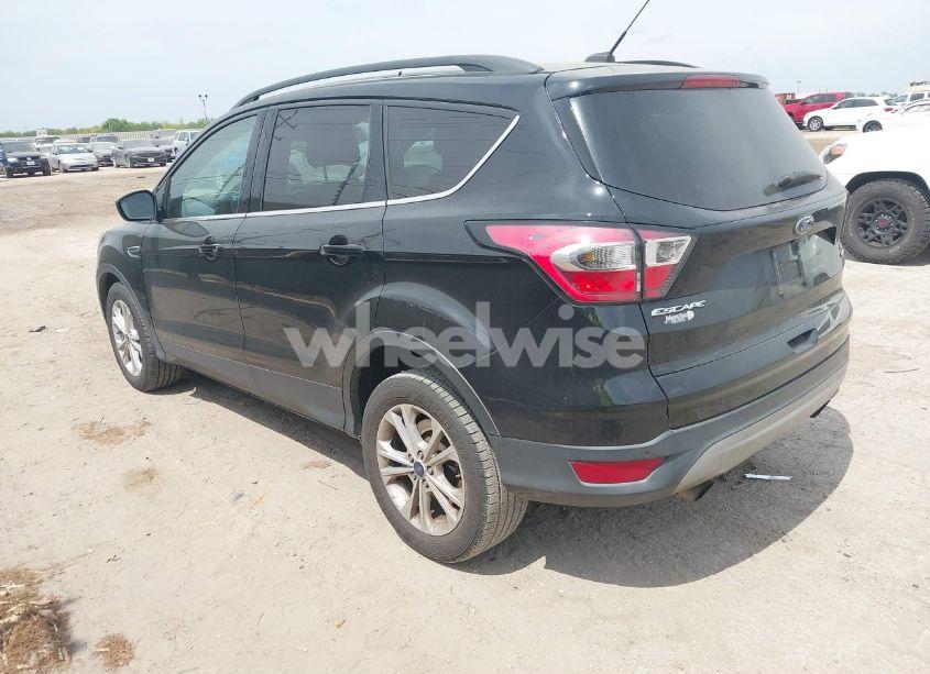 Photo 3 of 2017 Ford Escape SE (VIN 1FMCU0GD0HUC24833)
