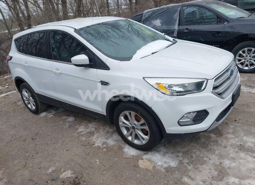 2017 Ford Escape SE (VIN 1FMCU0GD0HUC35668) main photo