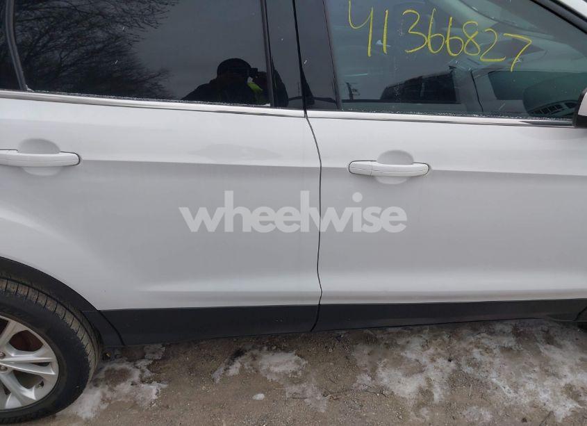 Photo 13 of 2017 Ford Escape SE (VIN 1FMCU0GD0HUC35668)