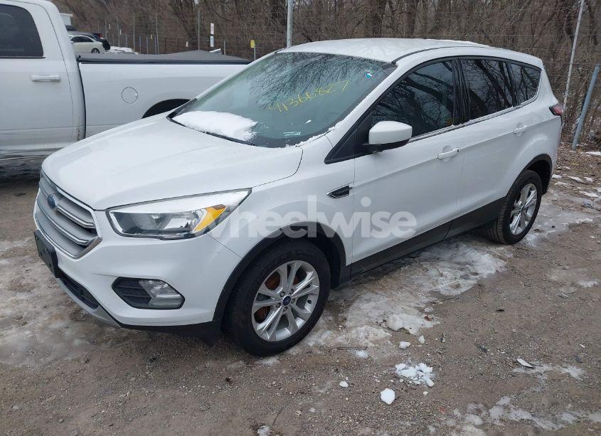 Photo 2 of 2017 Ford Escape SE (VIN 1FMCU0GD0HUC35668)