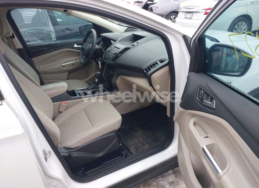 Photo 5 of 2017 Ford Escape SE (VIN 1FMCU0GD0HUC35668)