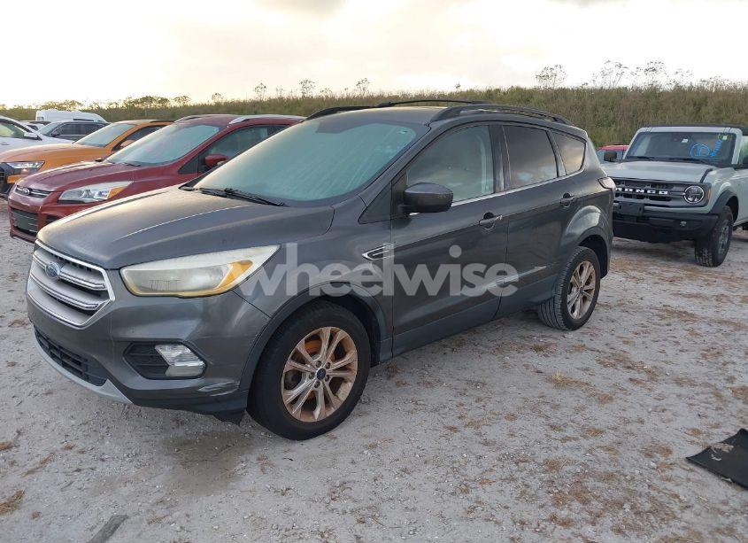 Photo 2 of 2017 Ford Escape SE (VIN 1FMCU0GD0HUC44192)