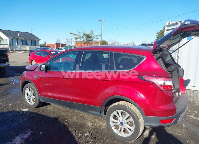 Photo 3 of 2017 Ford Escape SE (VIN 1FMCU0GD0HUC44256)
