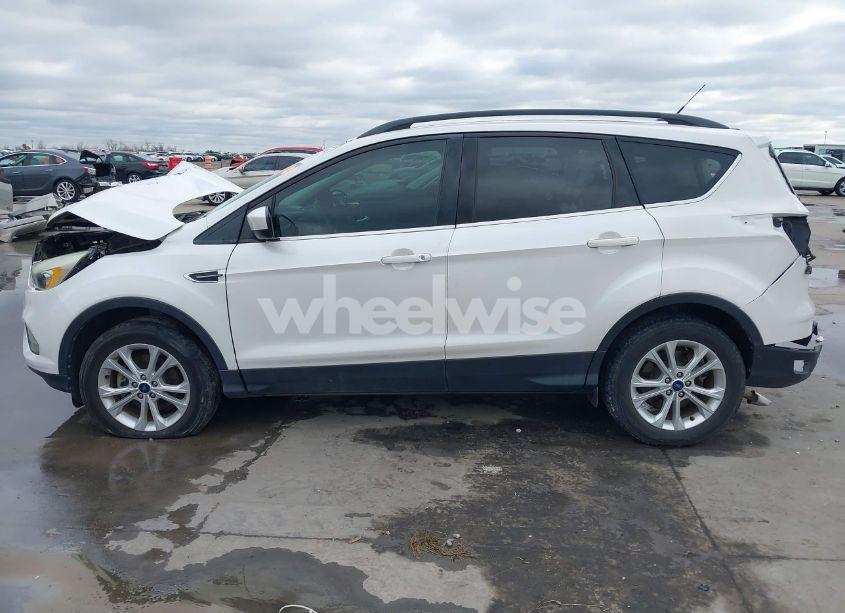 Photo 15 of 2017 Ford Escape SE (VIN 1FMCU0GD0HUC48601)