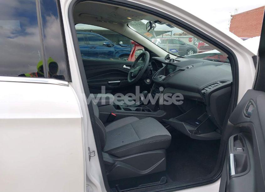 Photo 5 of 2017 Ford Escape SE (VIN 1FMCU0GD0HUC48601)