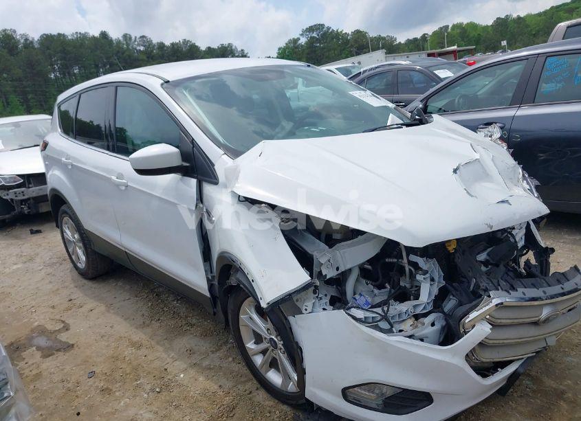 2017 Ford Escape SE (VIN 1FMCU0GD0HUD06917) main photo