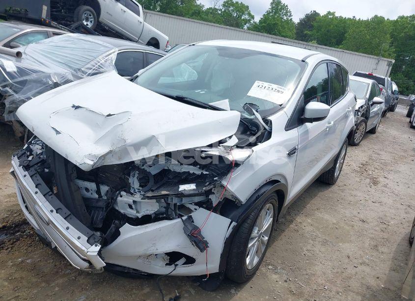 Photo 2 of 2017 Ford Escape SE (VIN 1FMCU0GD0HUD06917)