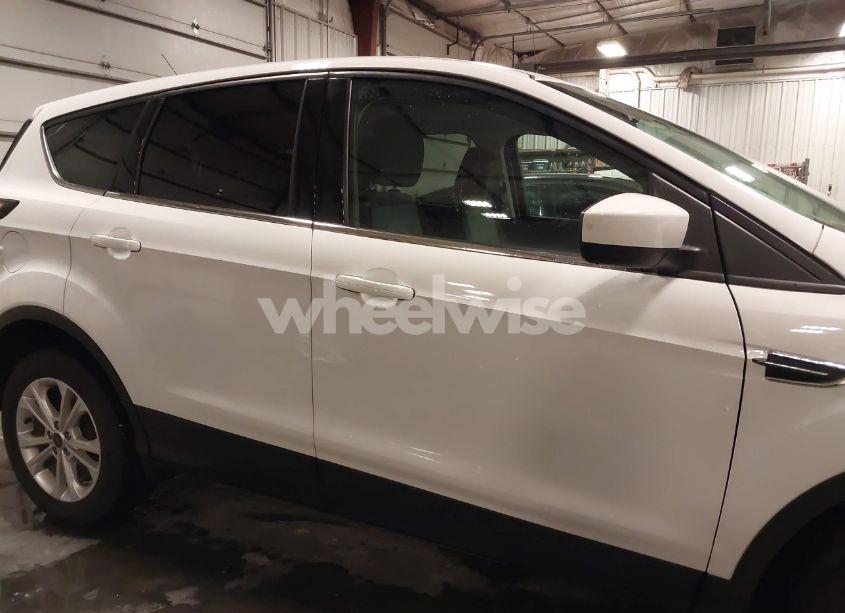 Photo 13 of 2017 Ford Escape SE (VIN 1FMCU0GD0HUD40890)