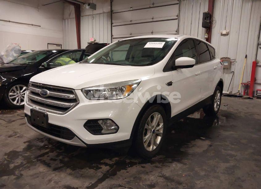 Photo 2 of 2017 Ford Escape SE (VIN 1FMCU0GD0HUD40890)