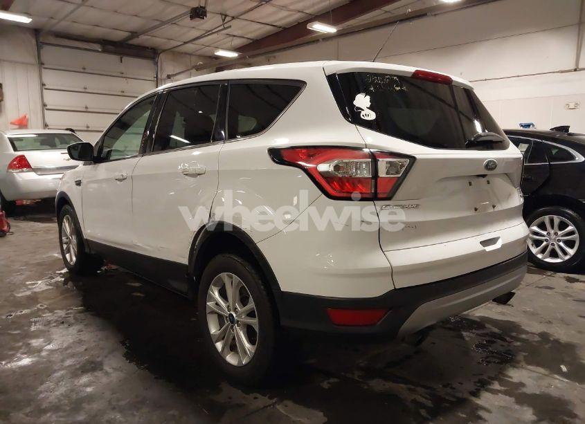Photo 3 of 2017 Ford Escape SE (VIN 1FMCU0GD0HUD40890)
