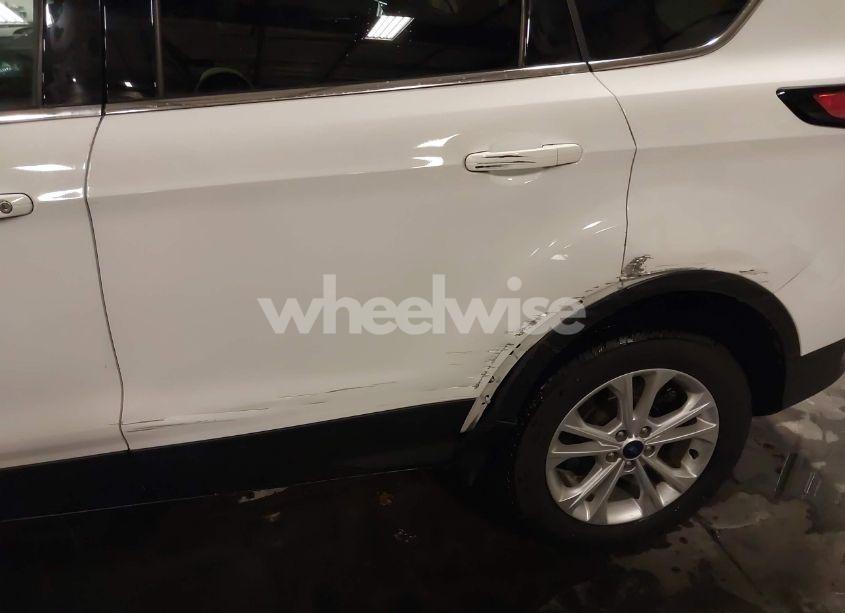 Photo 6 of 2017 Ford Escape SE (VIN 1FMCU0GD0HUD40890)