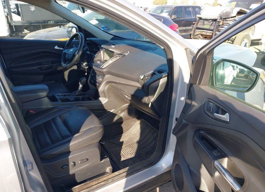 Photo 5 of 2017 Ford Escape SE (VIN 1FMCU0GD0HUD48603)