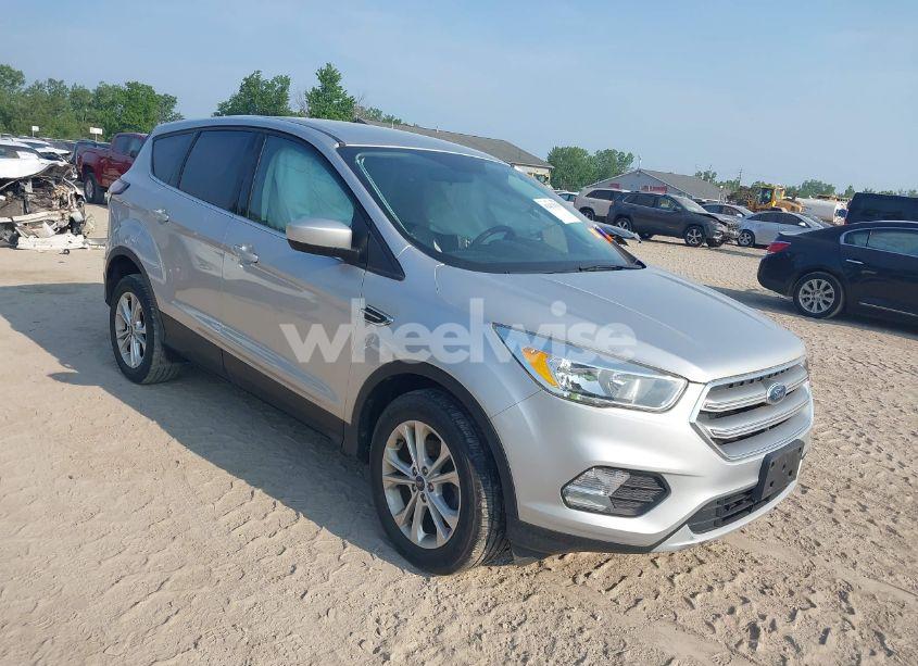 2017 Ford Escape SE (VIN 1FMCU0GD0HUD63716) main photo