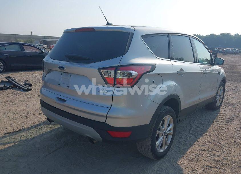 Photo 4 of 2017 Ford Escape SE (VIN 1FMCU0GD0HUD63716)