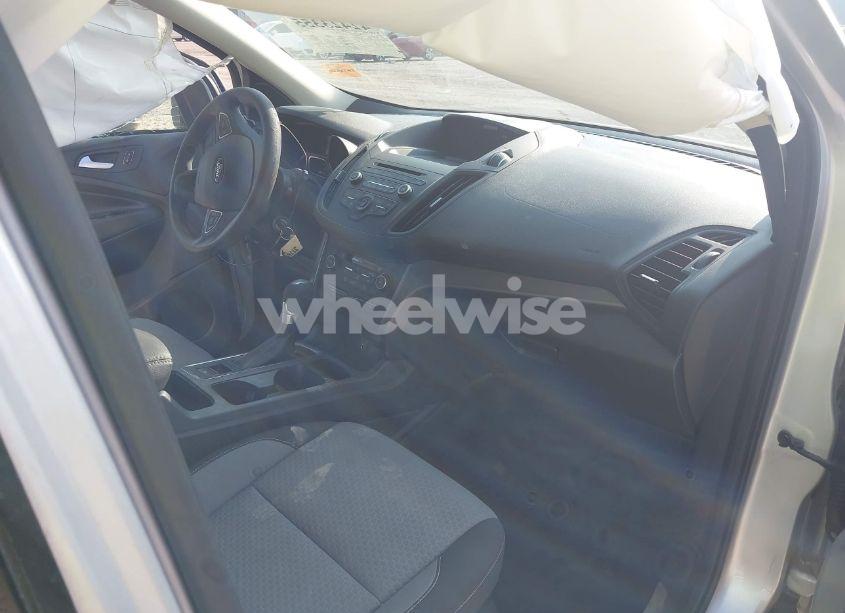 Photo 5 of 2017 Ford Escape SE (VIN 1FMCU0GD0HUD63716)