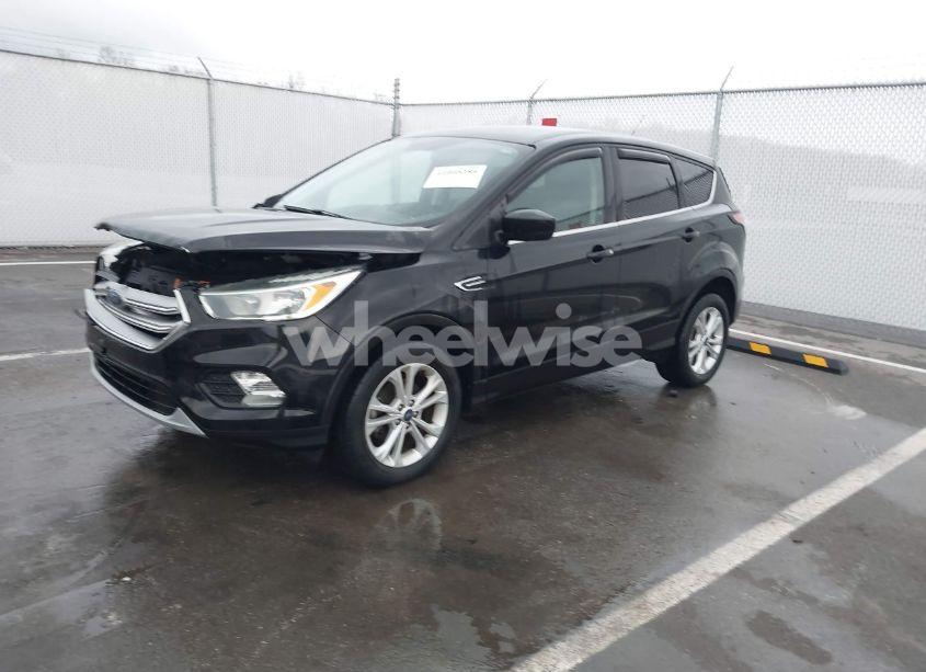 Photo 2 of 2017 Ford Escape SE (VIN 1FMCU0GD0HUD65580)