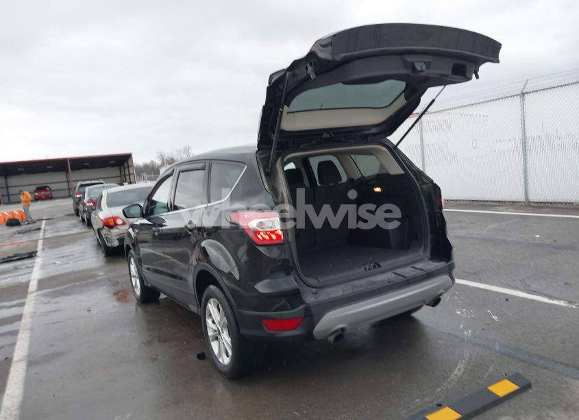 Photo 3 of 2017 Ford Escape SE (VIN 1FMCU0GD0HUD65580)