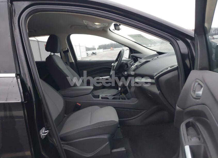 Photo 5 of 2017 Ford Escape SE (VIN 1FMCU0GD0HUD65580)