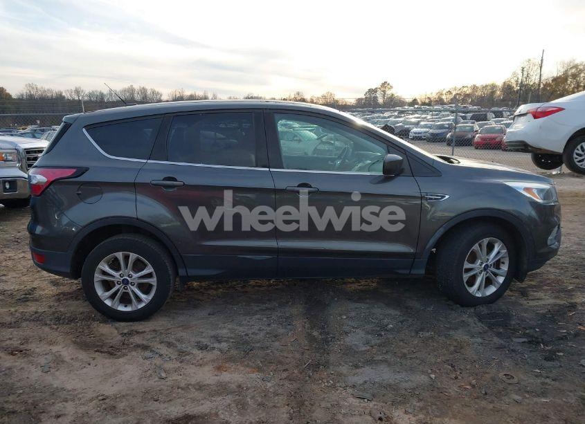 Photo 14 of 2017 Ford Escape SE (VIN 1FMCU0GD0HUE00683)