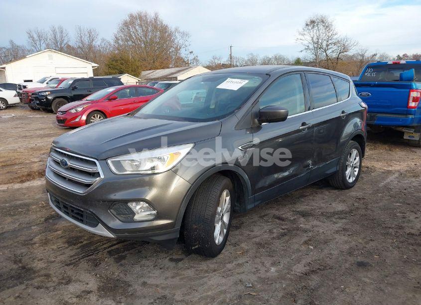 Photo 2 of 2017 Ford Escape SE (VIN 1FMCU0GD0HUE00683)