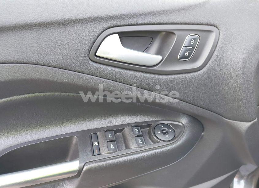 Photo 20 of 2017 Ford Escape SE (VIN 1FMCU0GD0HUE00683)