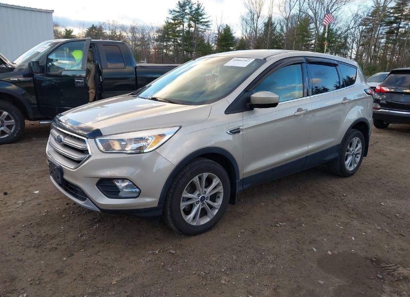 Photo 2 of 2017 Ford Escape SE (VIN 1FMCU0GD0HUE02207)