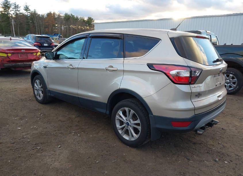 Photo 3 of 2017 Ford Escape SE (VIN 1FMCU0GD0HUE02207)