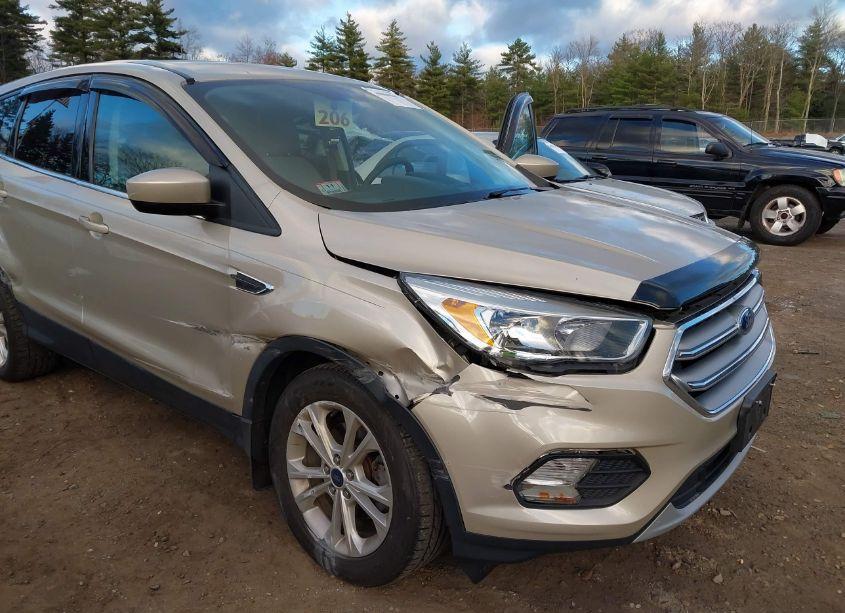 Photo 6 of 2017 Ford Escape SE (VIN 1FMCU0GD0HUE02207)