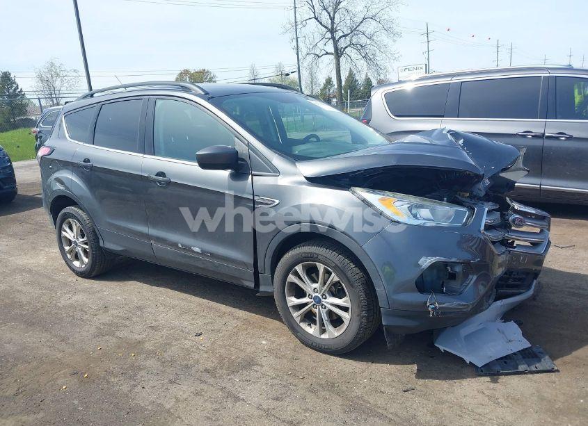 2017 Ford Escape SE (VIN 1FMCU0GD0HUE06774) main photo