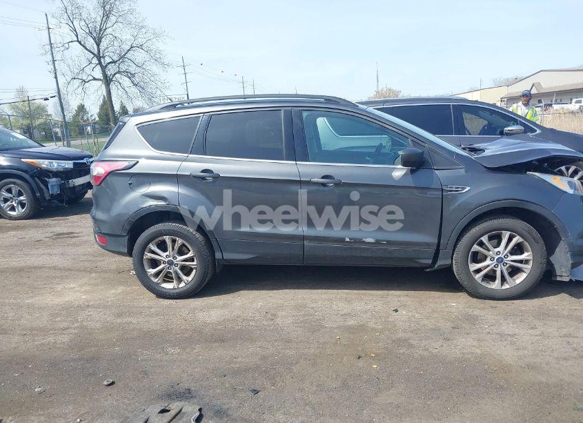 Photo 14 of 2017 Ford Escape SE (VIN 1FMCU0GD0HUE06774)
