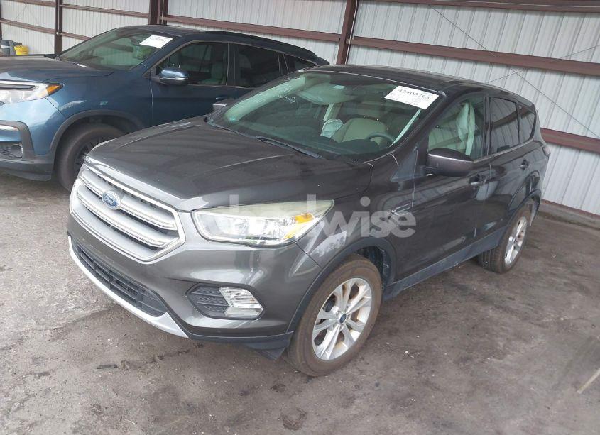 Photo 2 of 2017 Ford Escape SE (VIN 1FMCU0GD0HUE85993)