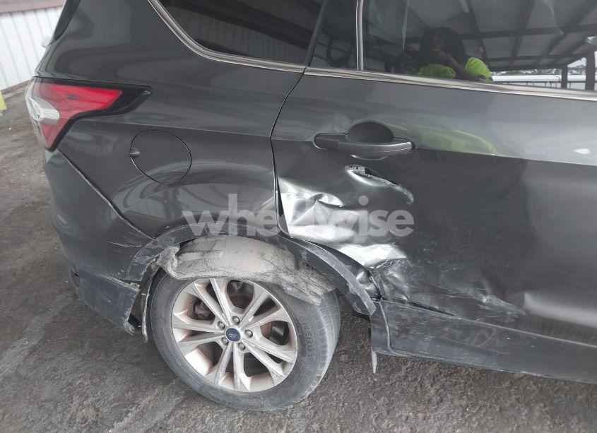 Photo 6 of 2017 Ford Escape SE (VIN 1FMCU0GD0HUE85993)