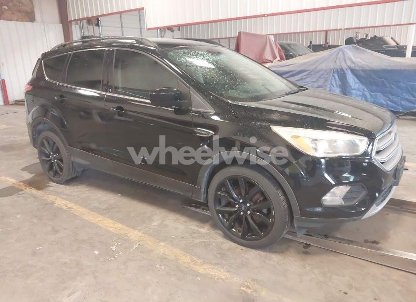 2018 Ford Escape SE (VIN 1FMCU0GD0JUA11323) main photo