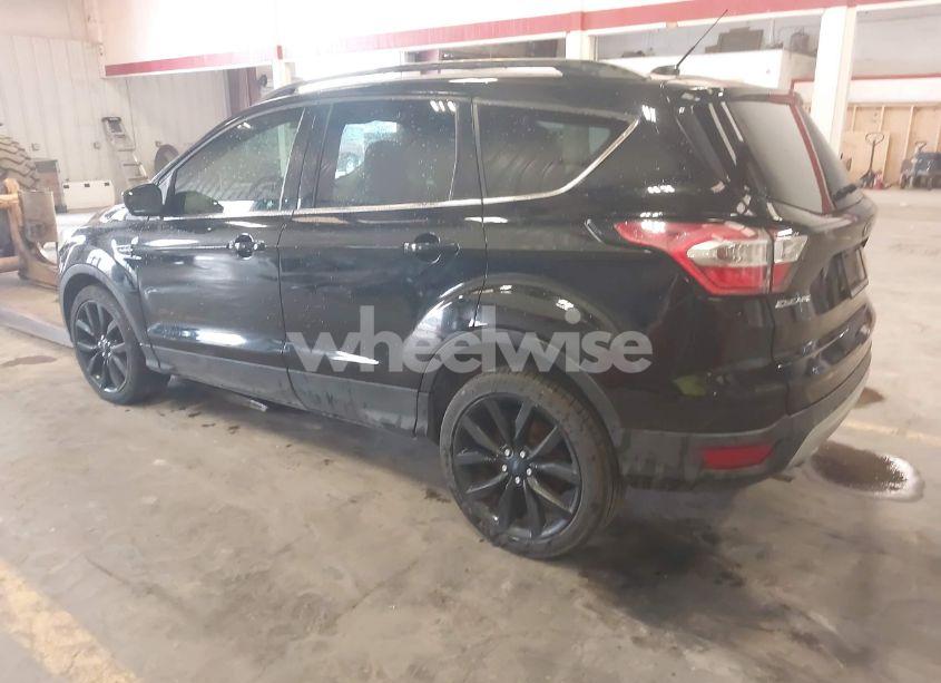 Photo 3 of 2018 Ford Escape SE (VIN 1FMCU0GD0JUA11323)