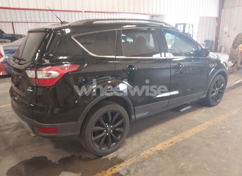Photo 4 of 2018 Ford Escape SE (VIN 1FMCU0GD0JUA11323)