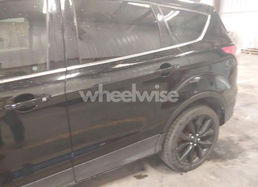 Photo 6 of 2018 Ford Escape SE (VIN 1FMCU0GD0JUA11323)