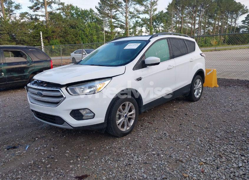 Photo 2 of 2018 Ford Escape SE (VIN 1FMCU0GD0JUC10999)