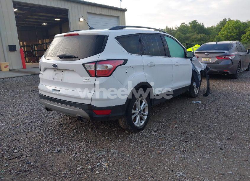 Photo 4 of 2018 Ford Escape SE (VIN 1FMCU0GD0JUC10999)