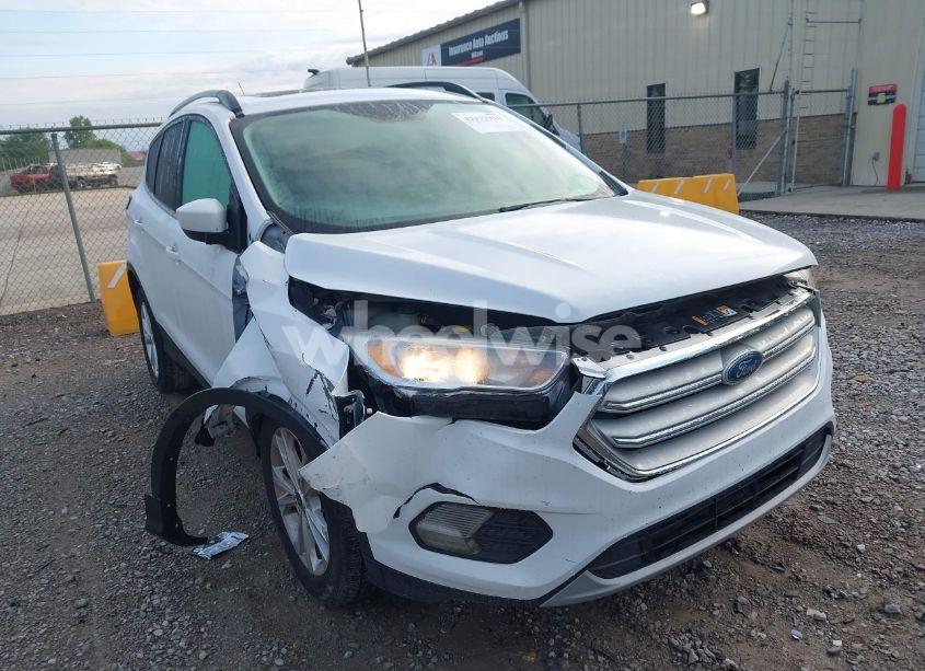 Photo 6 of 2018 Ford Escape SE (VIN 1FMCU0GD0JUC10999)