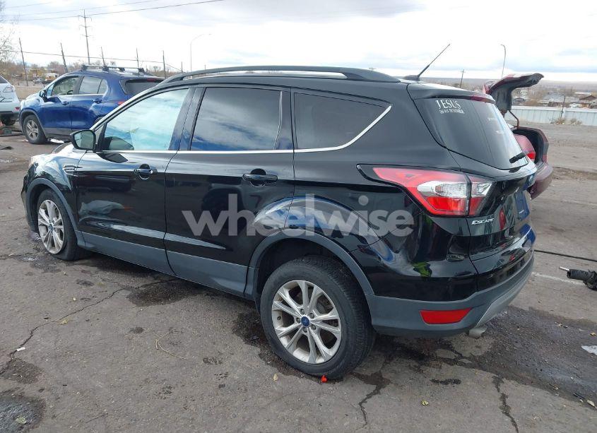 Photo 14 of 2018 Ford Escape SE (VIN 1FMCU0GD0JUC60897)
