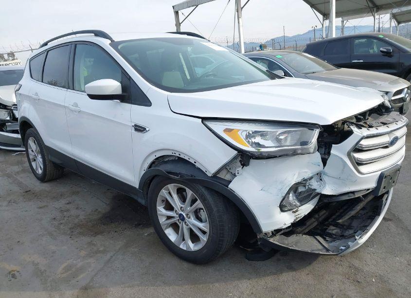 2018 Ford Escape SE (VIN 1FMCU0GD0JUC88232) main photo